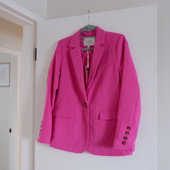 SOLD- Y.A.S. Apple Blazer - Picture 2 of 8